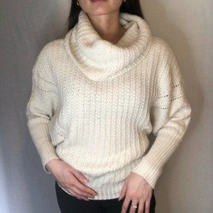White Warm Knitted Oversized Sweater Turtleneck